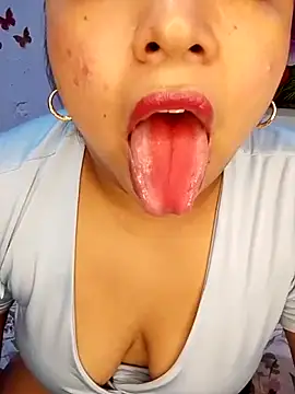 Snapshot of Angelly_ricura chatting on April 9, 2026, 5:51 am Angelly ricura online show from April 9, 2026, 5:51 am