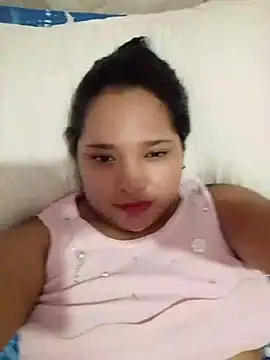 Snapshot of Angelly_ricura chatting on April 15, 2026, 7:43 pm Angelly ricura online show from April 15, 2026, 7:43 pm