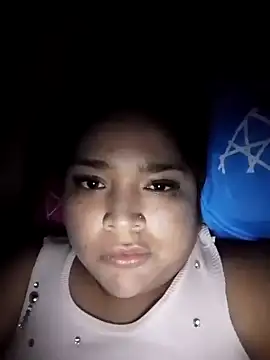 Snapshot of Angelly_ricura chatting on July 4, 2026, 5:35 am Angelly ricura online show from July 4, 2026, 5:35 am