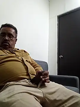 HomHot47 online show from November 11, 2025, 2:33 am