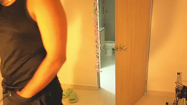 0ne 0f 0ne online show from October 22, 2025, 12:44 am