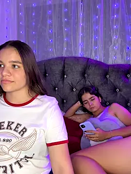 Snapshot of Ashley_and_Zoe chatting on September 14, 2025, 11:37 pm Ashley and Zoe online show from September 14, 2025, 11:37 pm