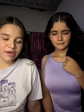 Snapshot of Ashley_and_Zoe chatting on September 25, 2025, 11:41 pm Ashley and Zoe online show from September 25, 2025, 11:41 pm