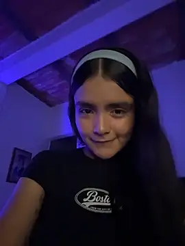 Snapshot of Ashley_and_Zoe chatting on November 26, 2025, 10:00 pm Ashley and Zoe online show from November 26, 2025, 10:00 pm