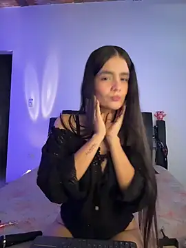 Snapshot of Ashley_and_Zoe chatting on November 30, 2025, 4:33 pm Ashley and Zoe online show from November 30, 2025, 4:33 pm