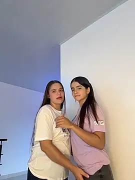 Snapshot of Ashley_and_Zoe chatting on February 1, 2026, 5:22 pm Ashley and Zoe online show from February 1, 2026, 5:22 pm