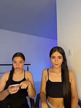 Snapshot of Ashley_and_Zoe chatting on February 8, 2026, 5:49 pm Ashley and Zoe online show from February 8, 2026, 5:49 pm