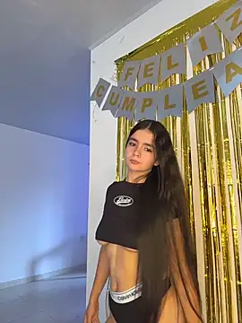 Snapshot of Ashley_and_Zoe chatting on February 12, 2026, 3:51 pm Ashley and Zoe online show from February 12, 2026, 3:51 pm