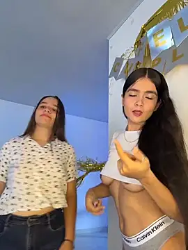 Snapshot of Ashley_and_Zoe chatting on February 14, 2026, 4:15 pm Ashley and Zoe online show from February 14, 2026, 4:15 pm