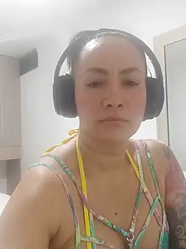 Snapshot of Anilina1212 chatting on October 28, 2025, 4:27 am Anilina1212 online show from October 28, 2025, 4:27 am