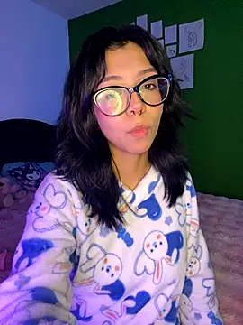 Snapshot of Valen-Foxx chatting on October 3, 2025, 5:48 am Valen-Foxx online show from October 3, 2025, 5:48 am