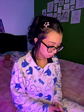 Snapshot of Valen-Foxx chatting on October 12, 2025, 5:39 am Valen-Foxx online show from October 12, 2025, 5:39 am