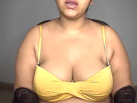 Snapshot of mrymlove chatting on October 8, 2025, 5:21 pm mrymlove online show from October 8, 2025, 5:21 pm