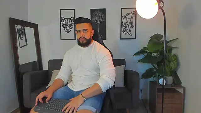 Snapshot of Justin_kingX7 chatting on April 7, 2026, 2:34 am Justin kingX7 online show from April 7, 2026, 2:34 am