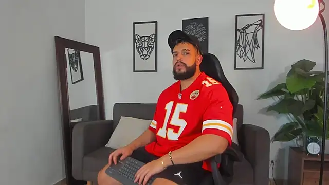 Snapshot of Justin_kingX7 chatting on April 11, 2026, 4:17 am Justin kingX7 online show from April 11, 2026, 4:17 am