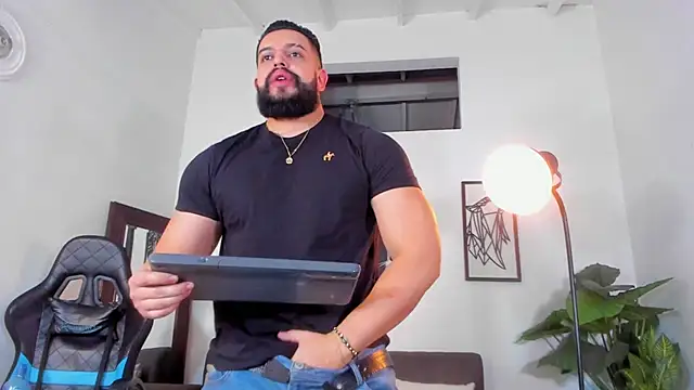 Justin kingX7 online show from May 3, 2026, 3:45 am