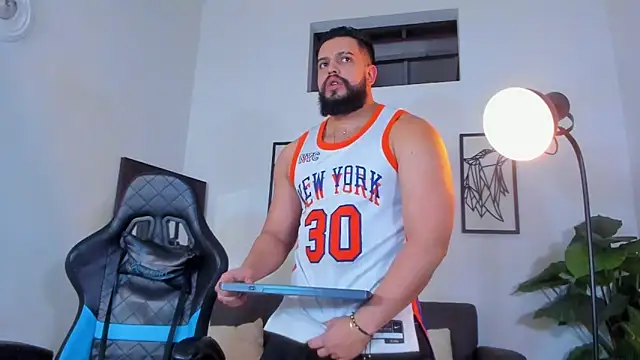 Justin kingX7 online show from May 9, 2026, 4:50 am
