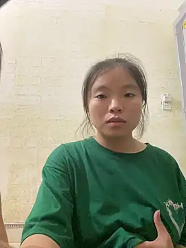 viluna online show from October 10, 2025, 1:21 pm