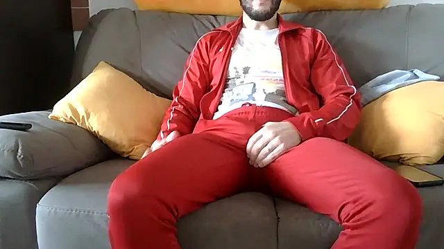 Amicisegreti online show from December 3, 2025, 10:24 am