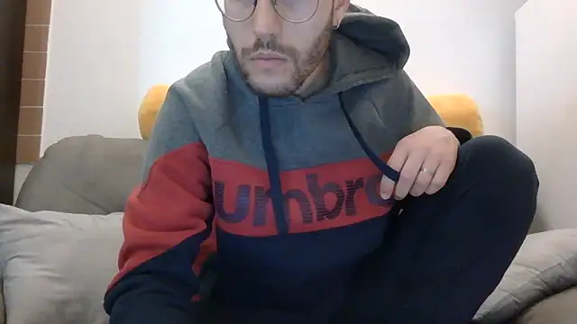 Amicisegreti online show from March 19, 2026, 6:28 am