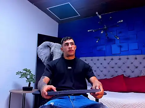 Snapshot of adrian_ray chatting on September 10, 2025, 12:21 am adrian ray online show from September 10, 2025, 12:21 am