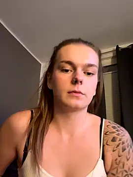 Snapshot of LisaFreier chatting on October 2, 2025, 8:05 pm LisaFreier online show from October 2, 2025, 8:05 pm