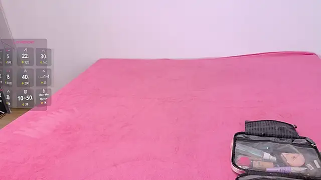 SofiaWildee online show from October 4, 2025, 9:24 pm