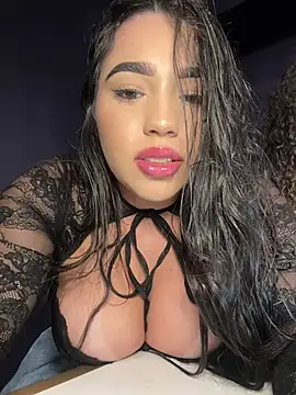 Snapshot of SofiaWildee chatting on June 18, 2026, 11:42 pm SofiaWildee online show from June 18, 2026, 11:42 pm