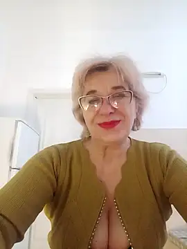 52MiaLove02 online show from February 2, 2026, 5:39 am