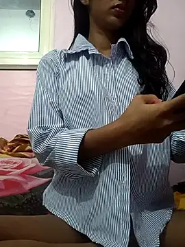 riyaroy9999 online show from November 18, 2025, 4:22 pm