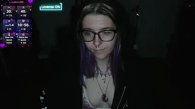 x3raven online show from September 9, 2025, 9:31 am