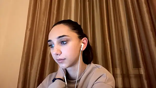 Snapshot of LinaMour chatting on September 26, 2025, 11:20 pm LinaMour online show from September 26, 2025, 11:20 pm