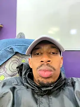 fitsexyman online show from September 9, 2025, 12:26 pm