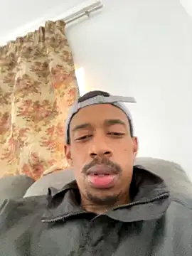 fitsexyman online show from September 24, 2025, 2:31 pm