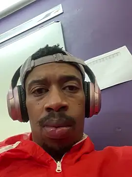 fitsexyman online show from October 15, 2025, 8:25 am