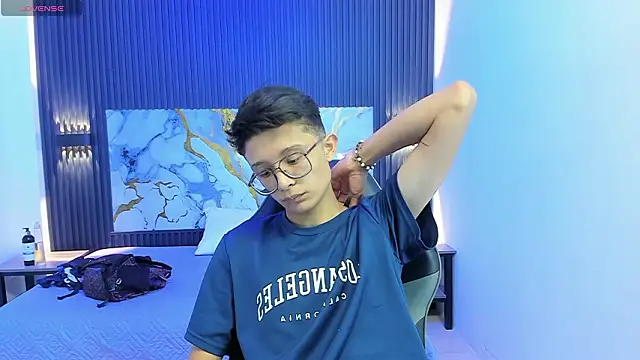 Snapshot of SantiagoRusso18 chatting on February 6, 2026, 7:06 pm SantiagoRusso18 online show from February 6, 2026, 7:06 pm