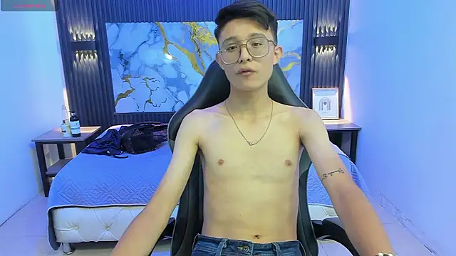 Snapshot of SantiagoRusso18 chatting on February 7, 2026, 7:06 pm SantiagoRusso18 online show from February 7, 2026, 7:06 pm