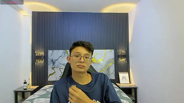 Snapshot of SantiagoRusso18 chatting on February 12, 2026, 8:26 pm SantiagoRusso18 online show from February 12, 2026, 8:26 pm