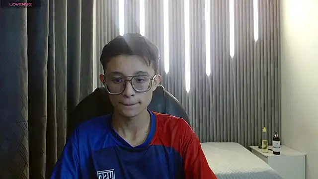 Snapshot of SantiagoRusso18 chatting on February 20, 2026, 6:26 am SantiagoRusso18 online show from February 20, 2026, 6:26 am