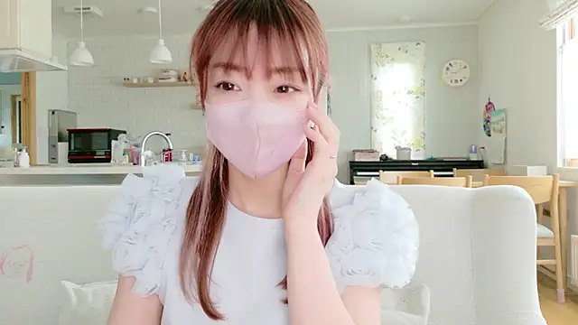 Snapshot of SUZU_1201 chatting on May 18, 2026, 12:07 am SUZU 1201 online show from May 18, 2026, 12:07 am