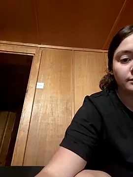 YoungLiisaxx online show from September 9, 2025, 5:40 am