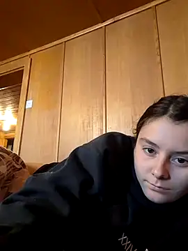 YoungLiisaxx online show from September 16, 2025, 7:42 am