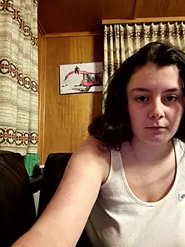 YoungLiisaxx online show from February 3, 2026, 5:29 pm