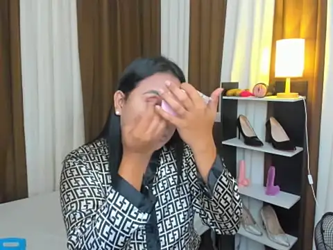 TsUncutKaren online show from September 24, 2025, 4:21 pm