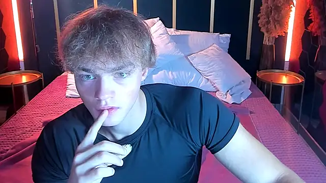 ChaseMuscular online show from September 24, 2025, 10:29 am