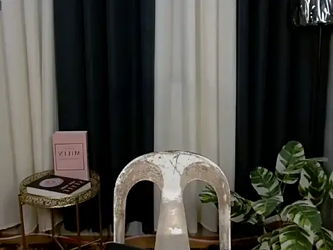 Snapshot of Kiethmadison_Miller chatting on September 14, 2025, 8:46 am Kiethmadison Miller online show from September 14, 2025, 8:46 am