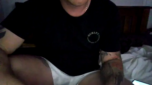 brokecountrylads online show from November 5, 2025, 8:14 am