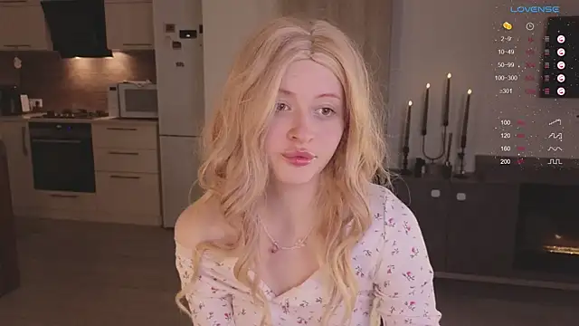 SabrinaCharm  online show from April 16, 2026, 7:36 pm