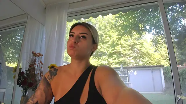 Ella Vee online show from July 10, 2026, 6:17 am