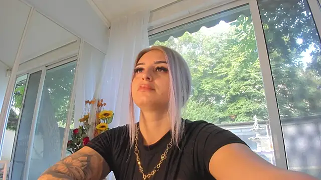 Ella Vee online show from July 26, 2026, 4:31 am